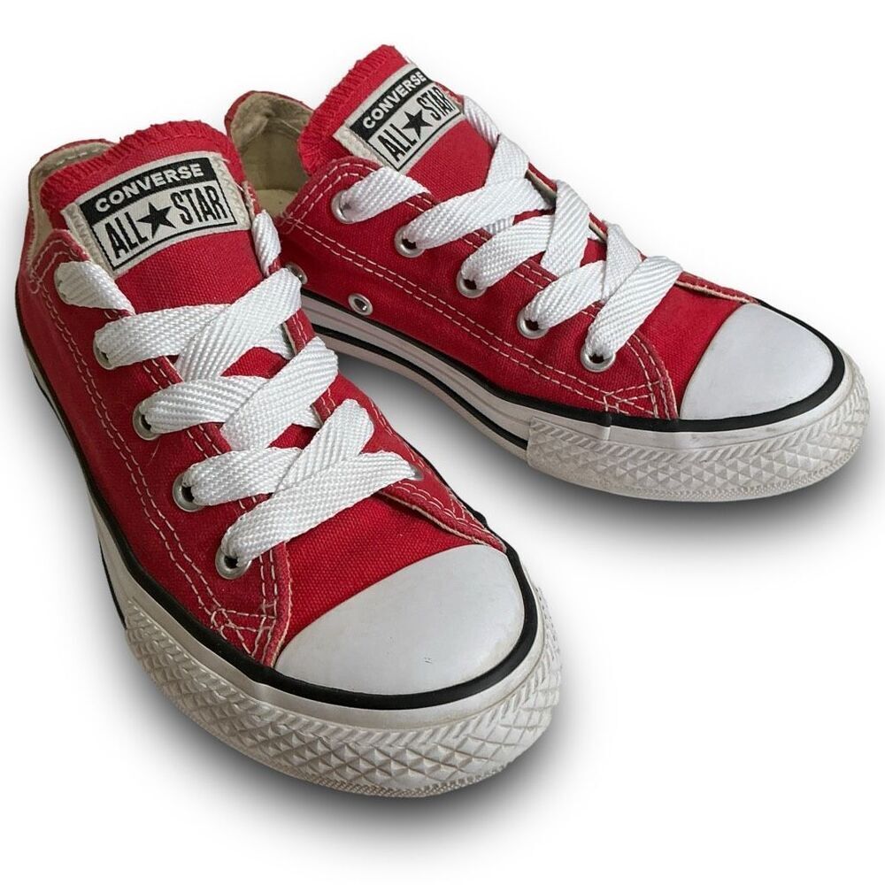 Converse Chuck Taylor All Star Red & White Low Top  Sneakers Youth Size 1 1/2
